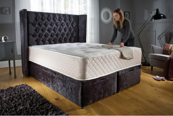 Chesterfield Designer Bed Slaapkamer Textiel Leer Bekleding Fluweel 160x200 Nieuw