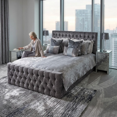 Grijze stijlvolle Chesterfield tweepersoonsbed ontwerper slaapkamer bedden.