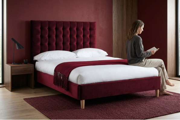 Rood luxe fluwelen textielbed dubbel ontwerp Chesterfield klassieke bedden nieuw.