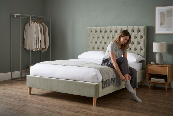 Chesterfield Design Bekleed Engels Zwart 140/160/180x200 Bed Tweepersoonsbed