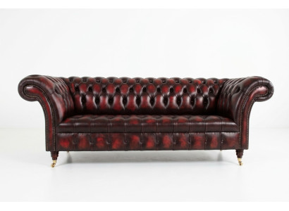 Bordaux Chesterfield driezits luxe woonkamer 3-zitsbank.
