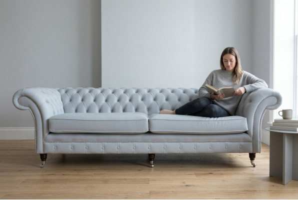 Grijze Chesterfield 4-zits gestoffeerde bank Moderne Stijl Fluweel Textiel Stof Bank