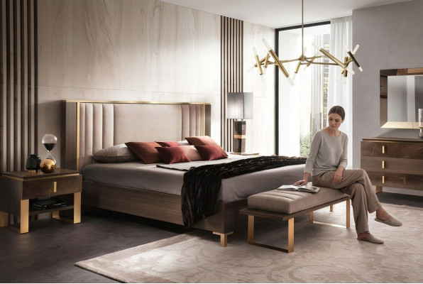 Modern slaapkamer set met bed, nachtkastje, krukje, 4-delige set.