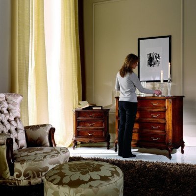 Ontwerpmeubels in barokstijl Kleine bruine commode Luxe hout Italiaans