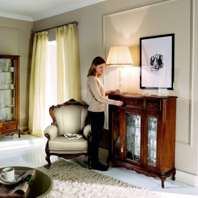 Meubels in barokstijl houten dressoir kast vitrine meubels luxe fauteuil