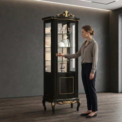 Ontwerper Italiaanse stijlvolle houten meubels in barokstijl luxe kast vitrine woonkamer.