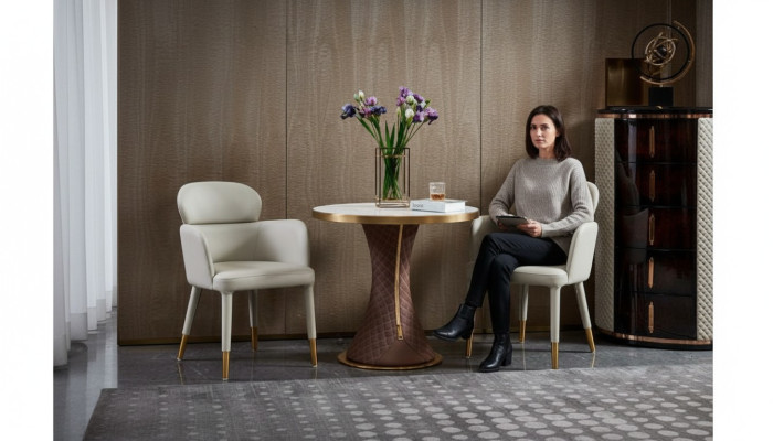 Eettafelset met fauteuils en stoelen, 3-delige groep. Italiaanse stijl.