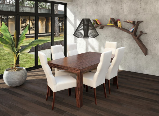 Klassieke eettafel van hout met eetkamerset van 6 stoelen en 7-delige set.