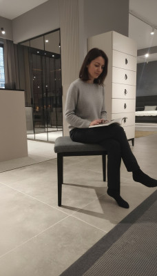 Comfortabel en stijlvol: moderne poefjes voor slaapkamers van textiel, nieuw.