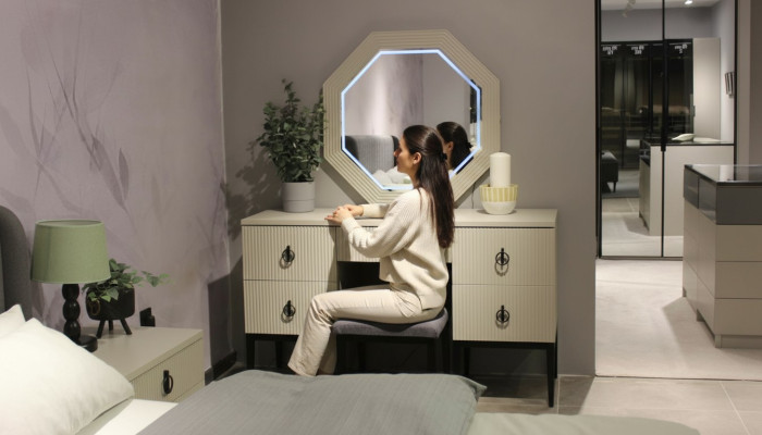 Exclusieve designer make-uptafel met spiegel Functioneel en Luxueus Nieuw