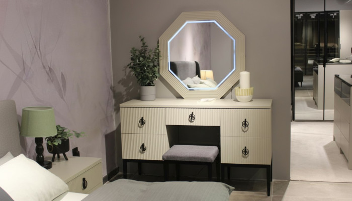 Exclusieve designer make-uptafel met spiegel Functioneel en Luxueus Nieuw