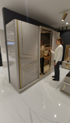 Moderne kledingkast Luxe kast Houten kasten Glas Hoogglans Slaapkamer