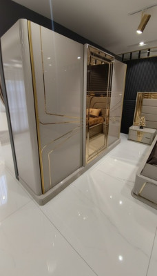 Moderne kledingkast Luxe kast Houten kasten Glas Hoogglans Slaapkamer