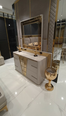 Moderne commode met spiegel Luxe modern design slaapkamer houten set 2-delig.