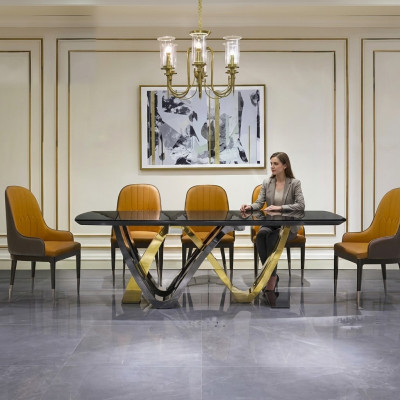 Eetkamer zuilen tafels Italiaanse meubels restaurant eettafel tafel luxe nieuw.