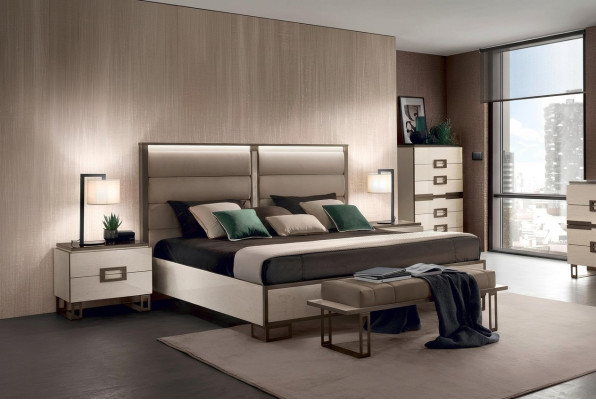 Beddengoed Klassiek tweepersoonsbed van hout 180x200cm Bedden Hotel Slaapkamer Nieuw