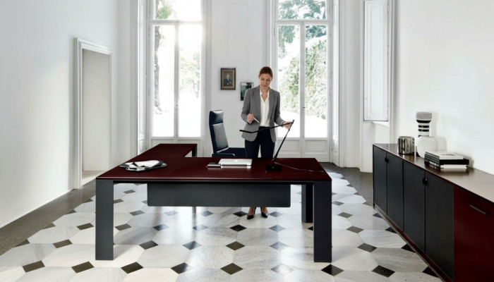 Ontwerp bureau Italiaanse meubelen inrichting tafel computermeubels Frezza