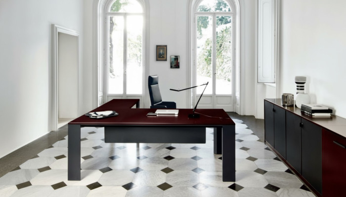 Ontwerp bureau Italiaanse meubelen inrichting tafel computermeubels Frezza
