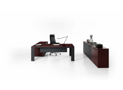 Ontwerp bureau Italiaanse meubelen inrichting tafel computermeubels Frezza