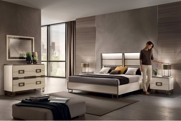 Slaapkamer Bed Nachtkastje Commode Spiegel Bed met bekleding Tweepersoonsbed Set van 5 stuks.