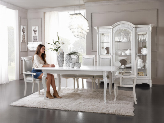 Italiaanse eetkamer meubelset Eetkamergroep Vitrine Tafel 6x Stoelen 8-delig.