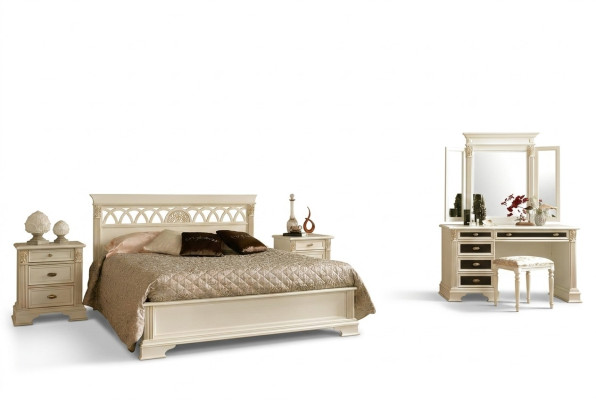 Klassiek bed 2 nachtkastjes slaapkamerset 3-delig. Italiaanse meubels massief hout barok