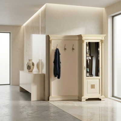 Garderobeset met spiegel, wandplank, haakjes, kast, kledingrek voor in de hal.