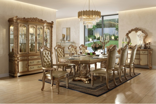 Gouden eetkamerset Luxueuze eettafel met stoelen Designerdressoir