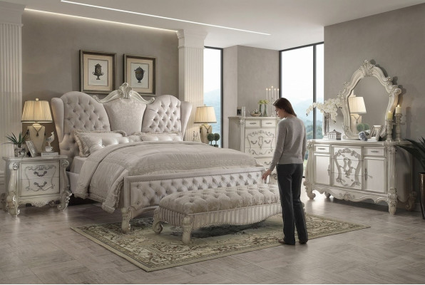 Ontwerp slaapkamer 6-delig. Bed 2x nachtkastje kruk dressoir spiegel
