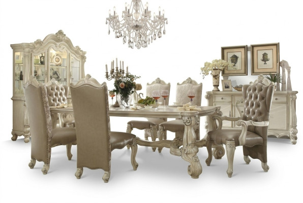 Koninklijke 7-delige eetkamerset in rococo-barokstijl met tafel en 6 stoelen.