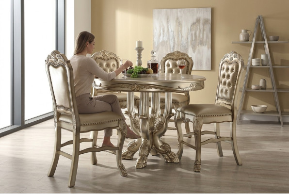 Klassieke gouden ronde eettafel tafel eetkamer Chesterfield x4 stoelen 5-delige set.