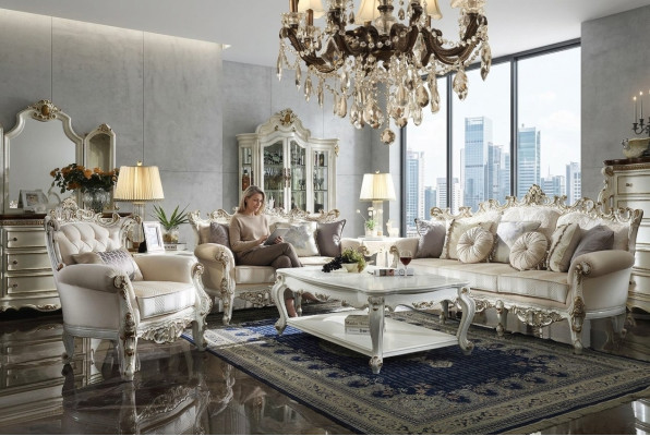 Luxe Chesterfield bankstel 3+2+1 zits met salontafel sofa.   Luxe Chesterfield bankstel met 3+2+1 zits en salontafel sofa.