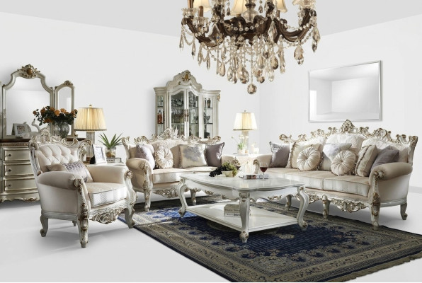 Luxe Chesterfield bankstel 3+2+1 zits met salontafel sofa.   Luxe Chesterfield bankstel met 3+2+1 zits en salontafel sofa.