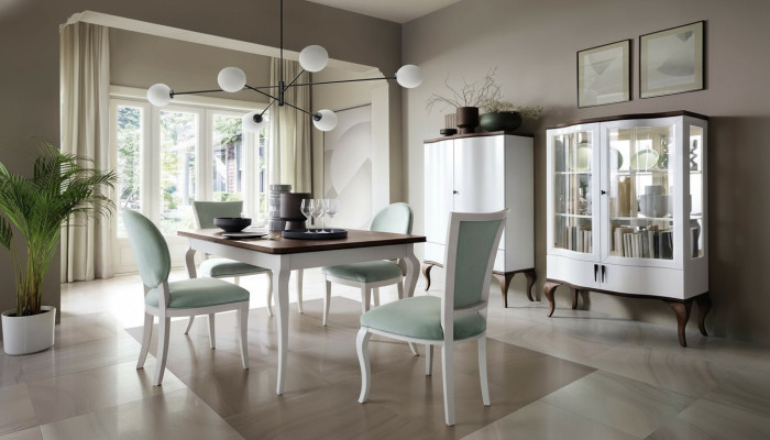 Eetkamer set Klassieke tafel 4x stoelen Vitrinekast Ladekast 7-delig