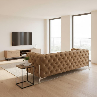 Chesterfield driepersoons comfortabele designer woonkamerbank met 3 zitplaatsen.