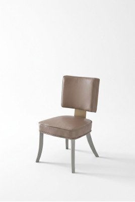 Eetkamerstoel houten zitting Italiaanse inrichting fauteuil stoelen gestoffeerd