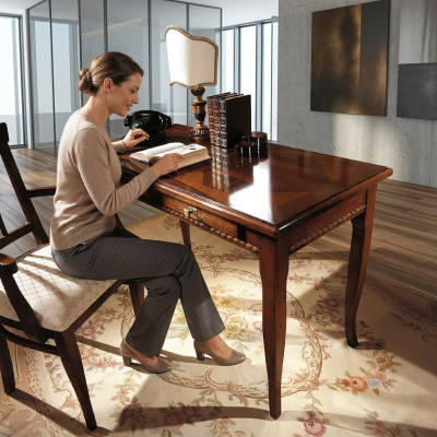 Bureau tafel Italiaans interieur meubels massief hout kantoor secretaresse nieuw