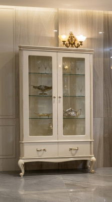 Klassieke vitrines dressoir vitrine glazen kasten Italiaanse meubels hout