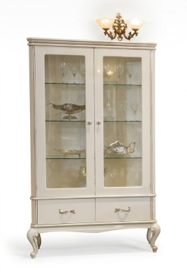 Klassieke vitrines dressoir vitrine glazen kasten Italiaanse meubels hout