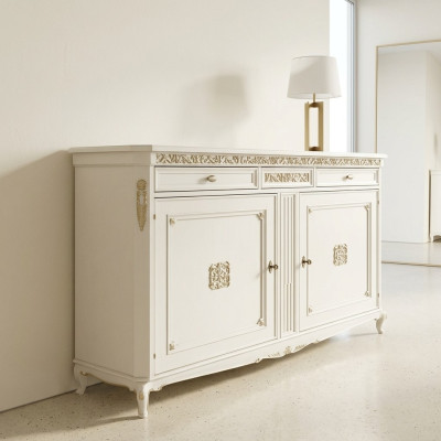 Klassieke antieke stijl dressoir met houten kast en buffetkast in het wit nieuw