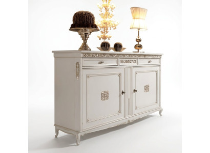 Klassieke antieke stijl dressoir met houten kast en buffetkast in het wit nieuw