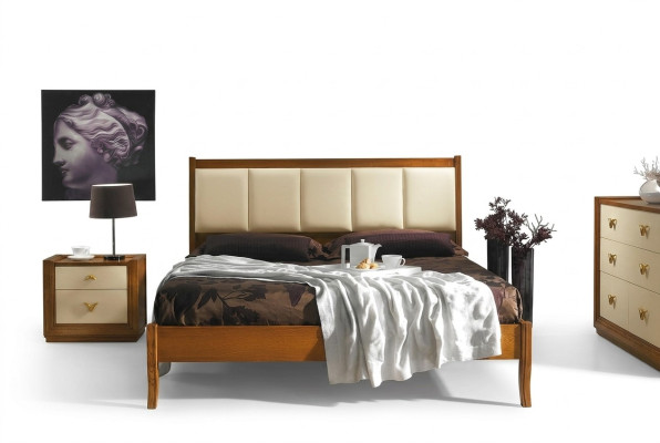 Luxe set van 3 stuks. Slaapkamer bed nachtkastje bedden dubbel houten bedframe nieuw.