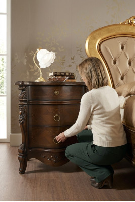 Nachtkastjes console slaapkamer meubelen Italiaanse lampen tafel