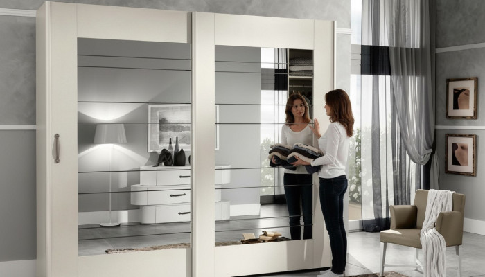Luxe kledingkast met zweefdeuren Slaapkamerkast Kasten Hout Modern