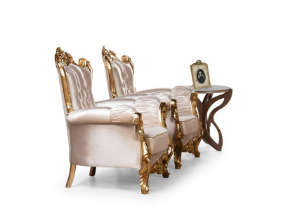 Luxe fauteuil Beklede stoel met armleuningen Luxe stof Zitplaats Zitter Ontwerp Bekleding Barok Textiel Meubels