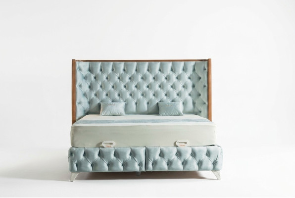 Slaapkamer set Wit Metaal Bed Chesterfield Luxe Stijl 2x Nachtkastjes 3-delig.