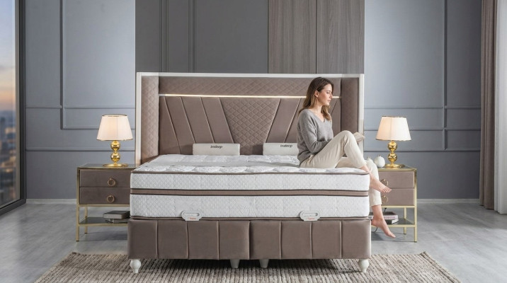 Luxe slaapkamer set Beige Bed 2x Nachtkastje Bedmeubels LED 3-delig