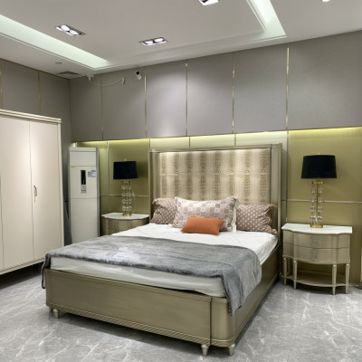 Bed kussen design luxe tweepersoonsbedden slaapkamer hout Croco stijl design nieuw