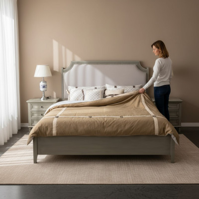Premium tweepersoonsbed in klassiek ontwerp in grijs met wit lederen bekleding