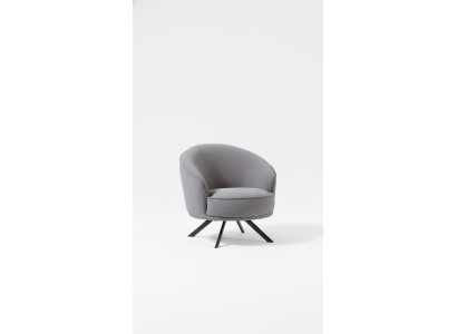 Moderne grijze fauteuil met roestvrijstalen poten, stoffen bekleding van polyester, en geschikt voor één persoon.